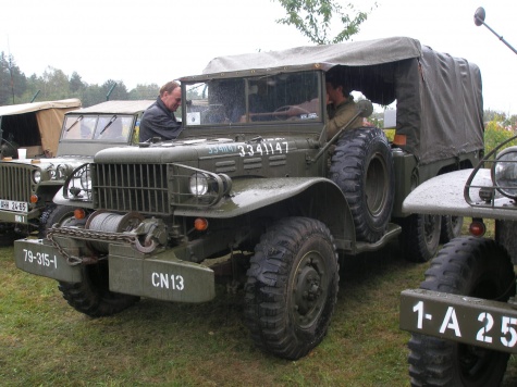 Tankov� den Le�any