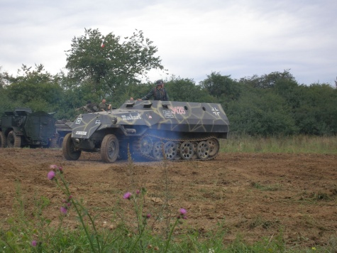Tankov� den Le�any