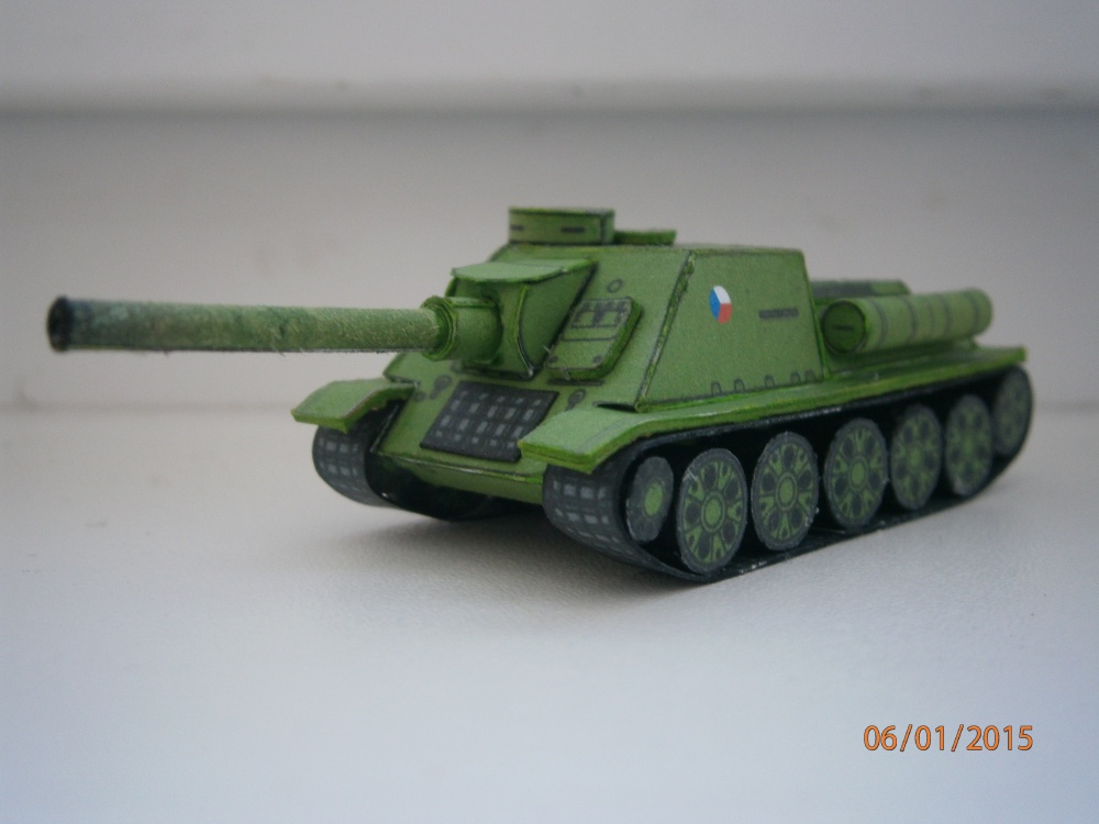 Tank SU-100 alebo SD-100 (Plná velikost v novém okně) Tank SU-100 alebo SD-100