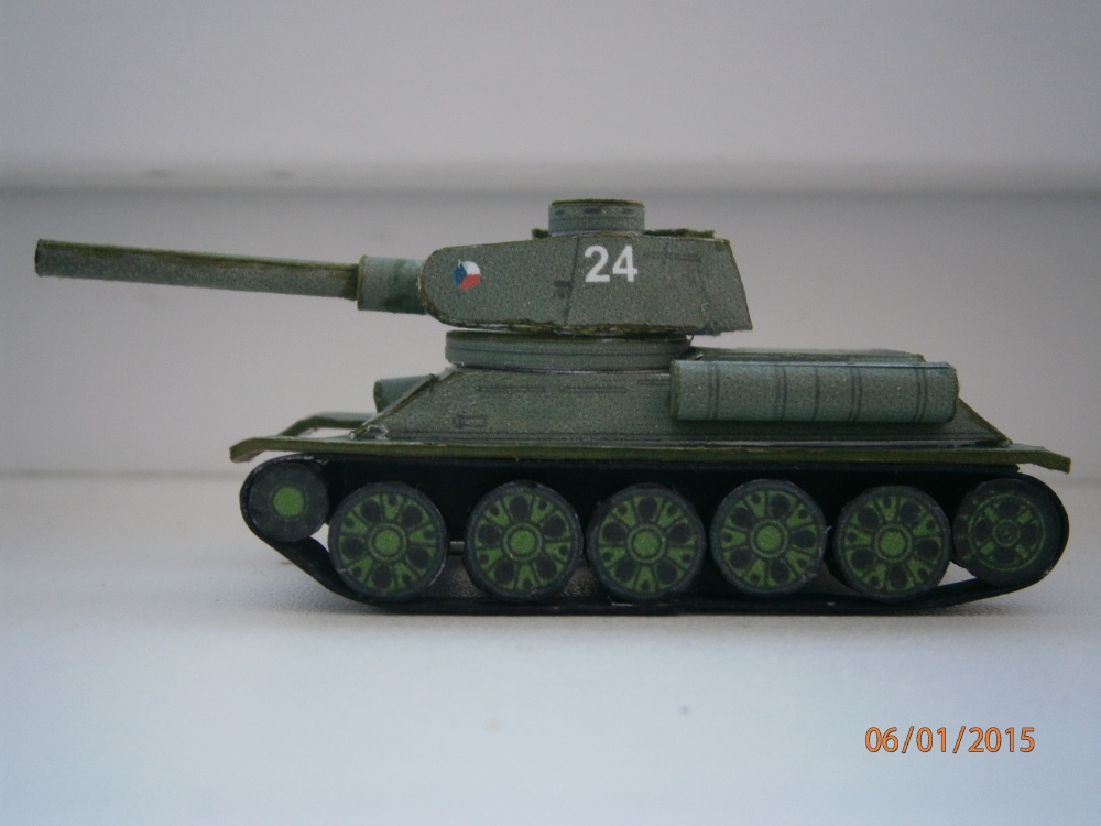 Tank T-34-85 (Pln� velikost v nov�m okn�) Tank T-34-85