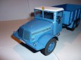 Tatra 111 s valn�kov�m p��v�sem