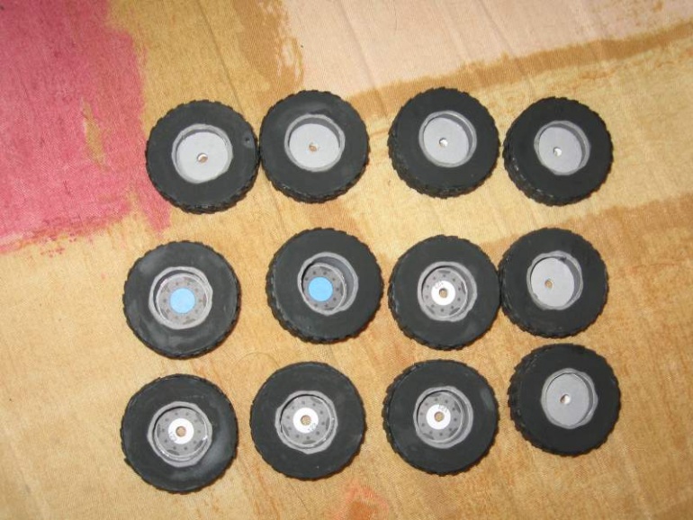 3912