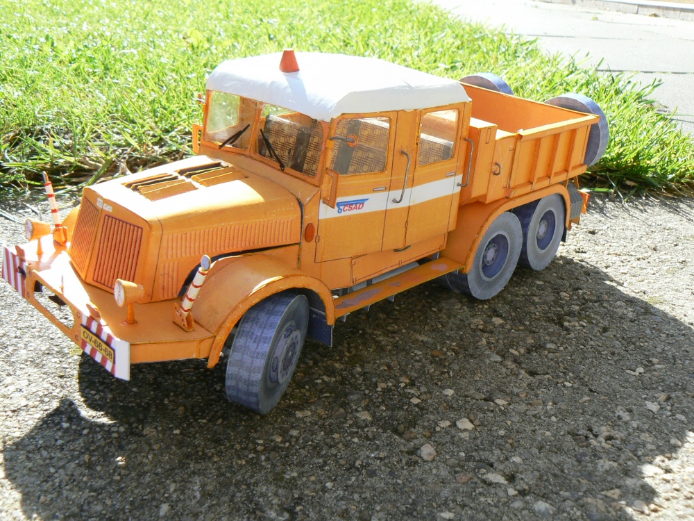 TATRA 141 ®LUTÁ (Plná velikost v novém okně) TATRA 141 ®LUTÁ