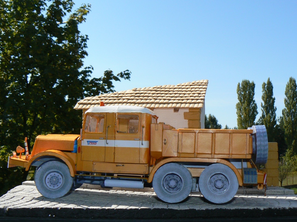 TATRA 141 ®LUTÁ (Plná velikost v novém okně) TATRA 141 ®LUTÁ
