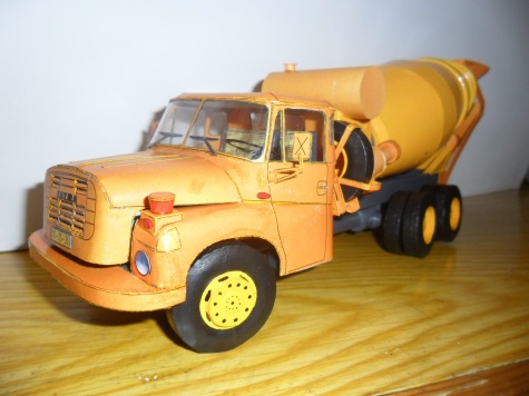 TATRA 148 AUTODOM�CH�VA�