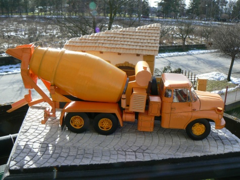 TATRA 148 AUTODOM�CH�VA�