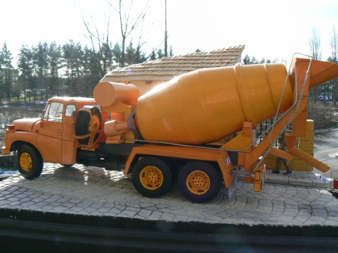 TATRA 148 AUTODOM�CH�VA�