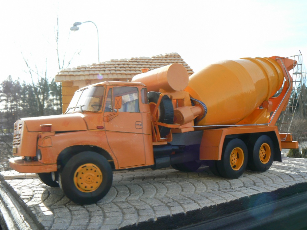 TATRA 148 AUTODOM�CH�VA�