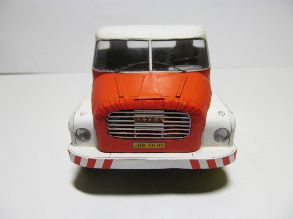 Tatra 148 benzina