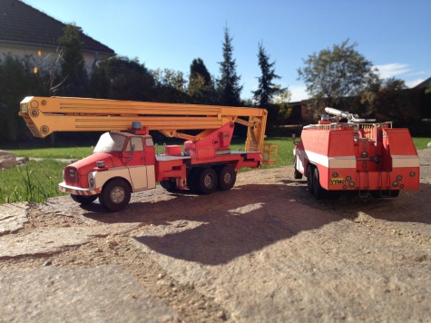 Tatra 148 CAS32 a Tatra 148 PP27-1 Tatra 148 CAS32 a Tatra 148 PP27-1