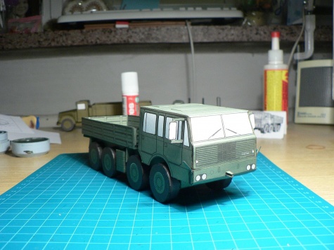 Tatra 813