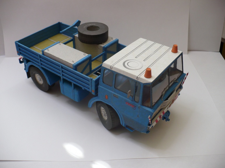 Tatra 813 4x4 (Plná velikost v novém okně) Tatra 813 4x4