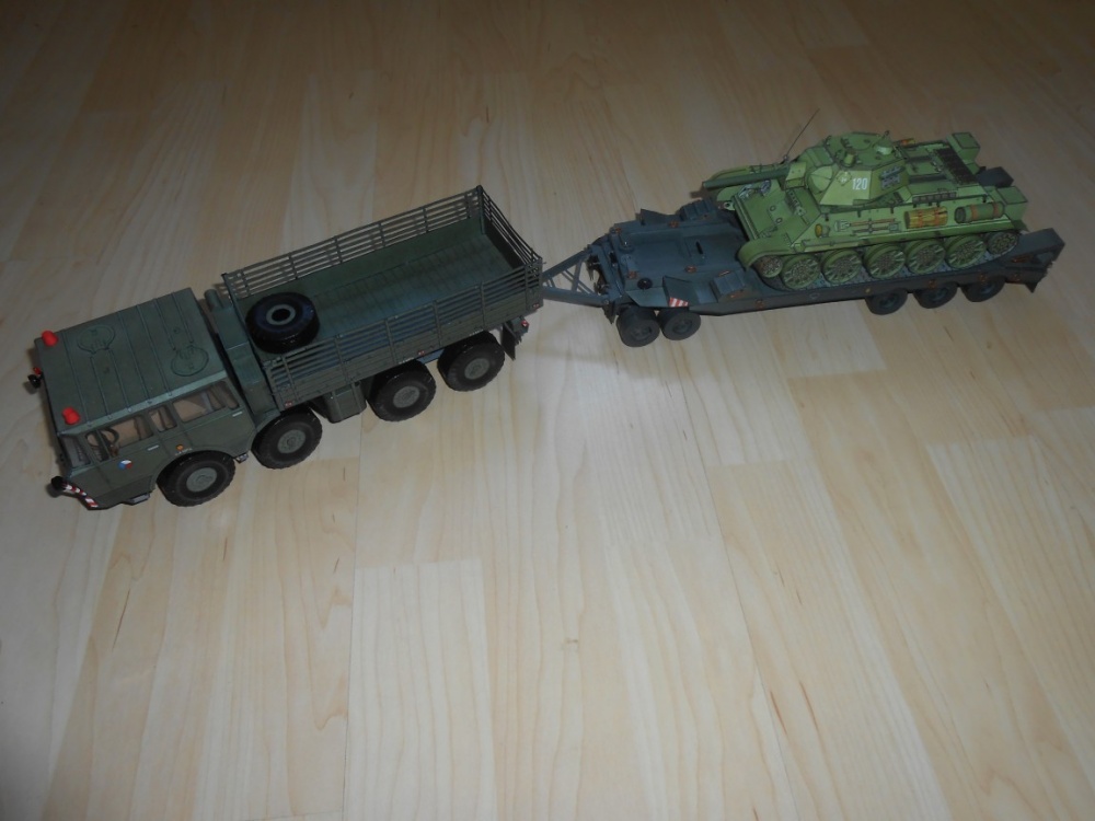 TATRA 813 6x6 + P32 + BVP 2 / TATRA 8X8 + P50 + T34 (Pln� velikost v nov�m okn�) TATRA 813 6x6 + P32 + BVP 2 / TATRA 8X8 + P50 + T34