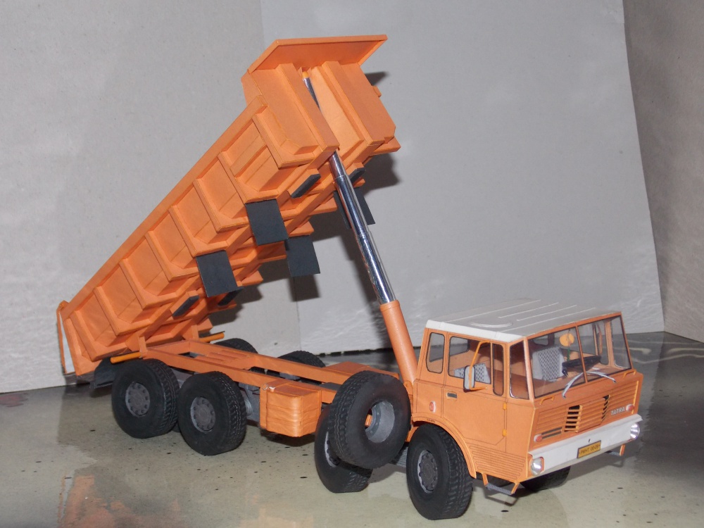 Tatra 813 8x8  S1