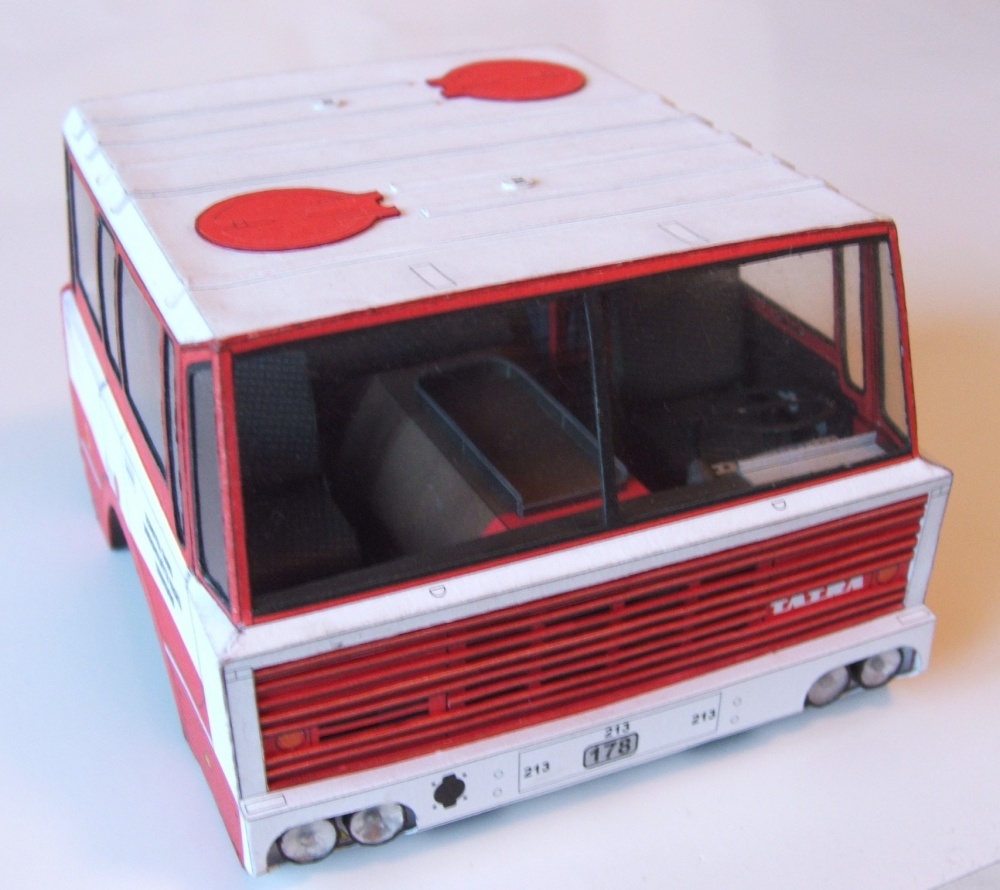 Tatra 813 8x8 CAS 32
