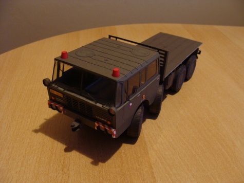 Tatra 813 8x8 Kolos