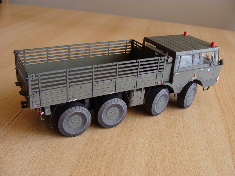 Tatra 813 8x8 Kolos (Plná velikost v novém okně) Tatra 813 8x8 Kolos