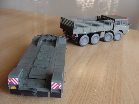 Tatra 813 8x8 Kolos