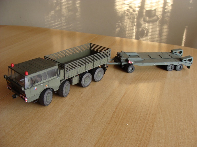 Tatra 813 8x8 Kolos