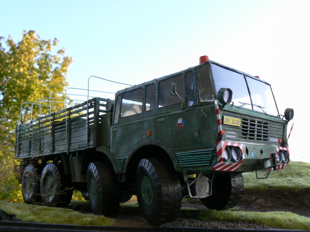 TATRA 813 8X8 KOLOS