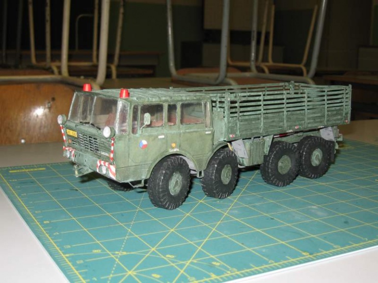Tatra 813 8x8 Kolos (Plná velikost v novém okně) Tatra 813 8x8 Kolos