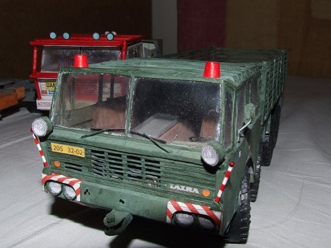 Tatra 813 8x8 Kolos Tatra 813 8x8 Kolos
