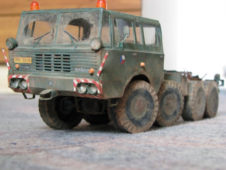 TATRA 813 kolos (Plná velikost v novém okně) TATRA 813 kolos