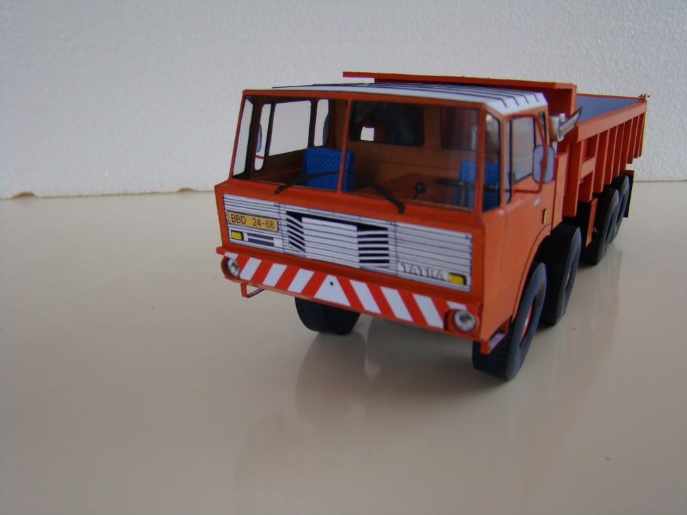 Tatra 813 S1 (Plná velikost v novém okně) Tatra 813 S1