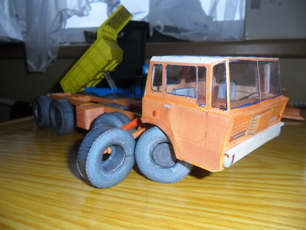 TATRA 813 8x8 S1 (Plná velikost v novém okně) TATRA 813 8x8 S1