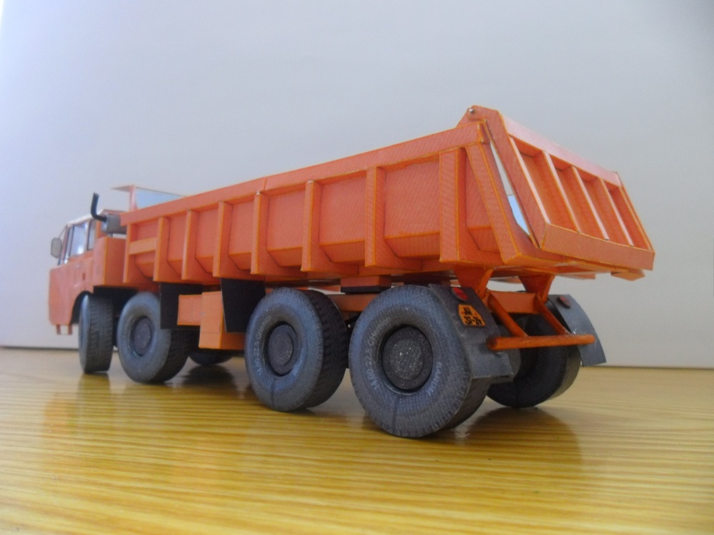 TATRA 813 8x8 S1 (Plná velikost v novém okně) TATRA 813 8x8 S1