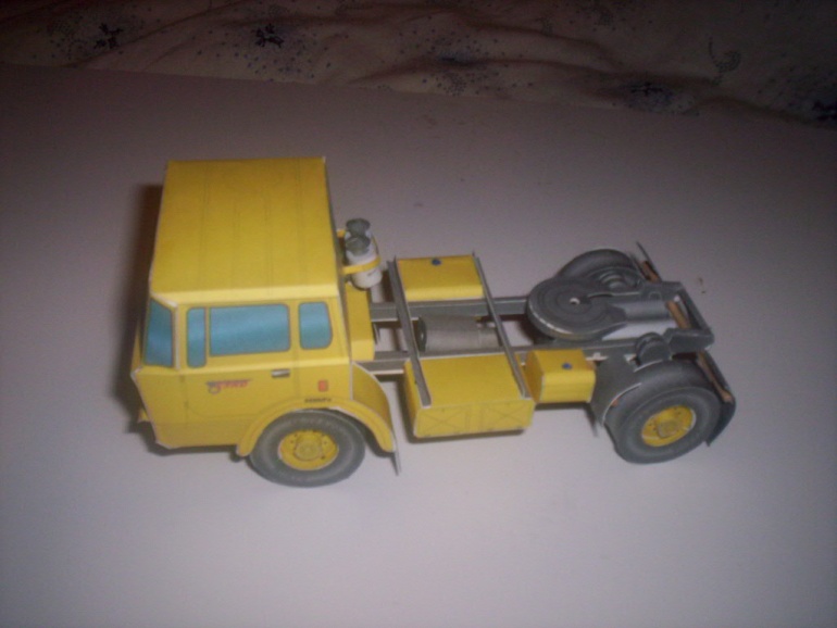 Tatra 813 TNH tahač (Plnďż˝ velikost v novďż˝m oknďż˝) Tatra 813 TNH tahač