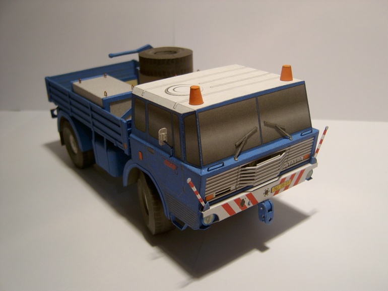 Tatra 813 TP 4x4 (Plná velikost v novém okně) Tatra 813 TP 4x4
