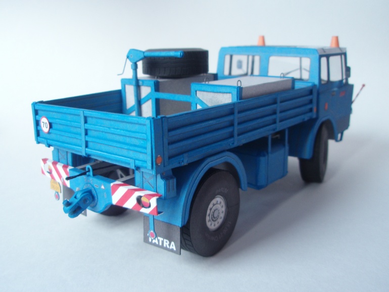 Tatra 813 TP 4x4 (Plná velikost v novém okně) Tatra 813 TP 4x4