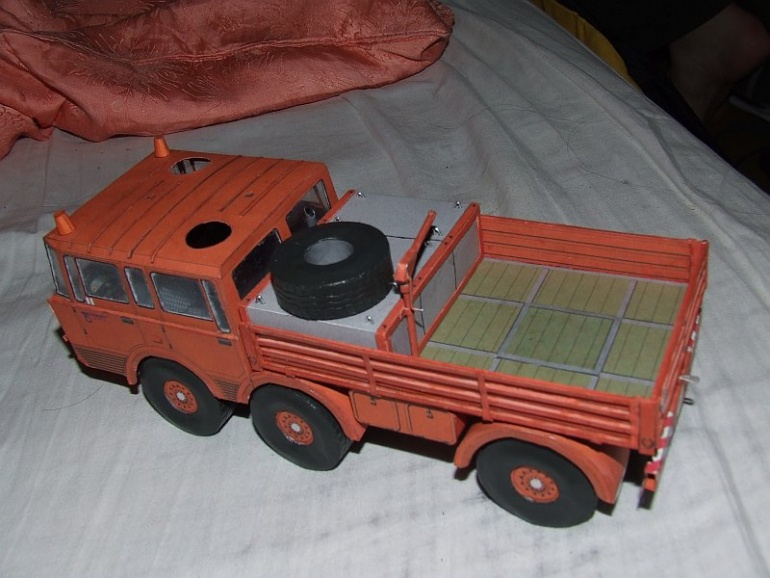 Tatra 813 TP 6x6 (Plná velikost v novém okně) Tatra 813 TP 6x6