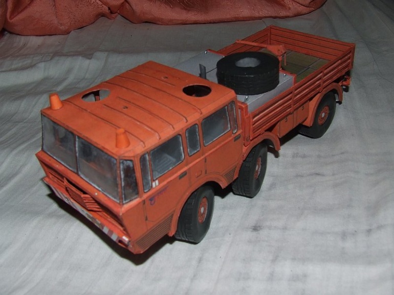 Tatra 813 TP 6x6 (Plná velikost v novém okně) Tatra 813 TP 6x6