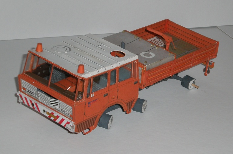 Tatra 813 TP 4x4, 6x6 (Plná velikost v novém okně) Tatra 813 TP 4x4, 6x6