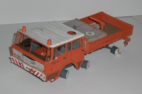 Tatra 813 TP 4x4, 6x6 Tatra 813 TP 4x4, 6x6
