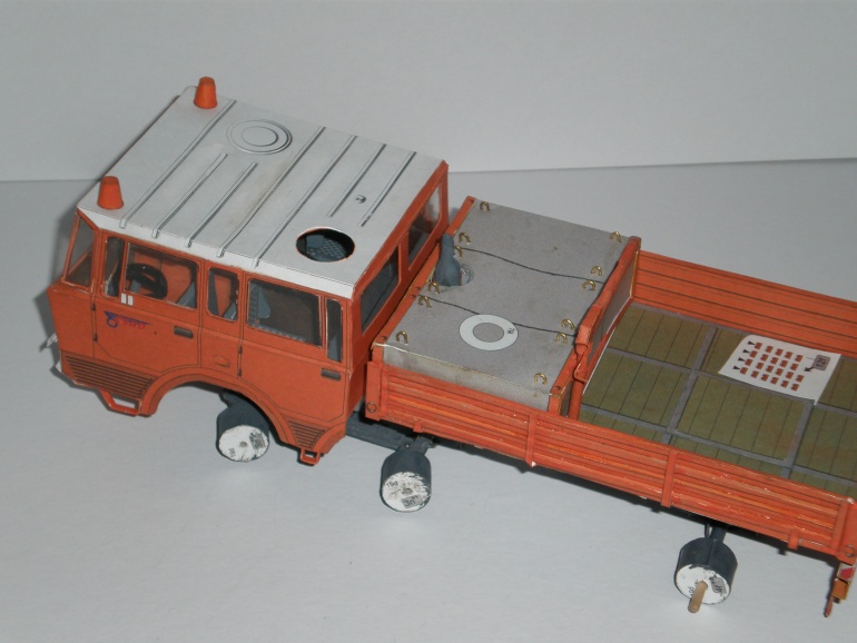 Tatra 813 TP 4x4, 6x6 (Plná velikost v novém okně) Tatra 813 TP 4x4, 6x6