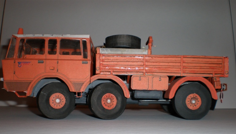 Tatra 813 TP 4x4, 6x6 (Plná velikost v novém okně) Tatra 813 TP 4x4, 6x6