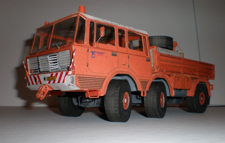 Tatra 813 TP 4x4, 6x6 (Plná velikost v novém okně) Tatra 813 TP 4x4, 6x6