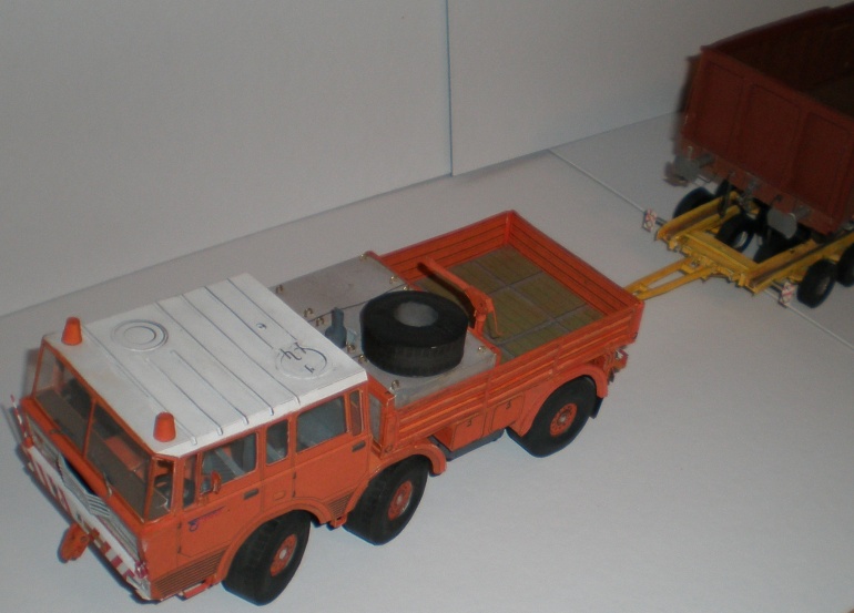 Tatra 813 TP 4x4, 6x6 (Plná velikost v novém okně) Tatra 813 TP 4x4, 6x6