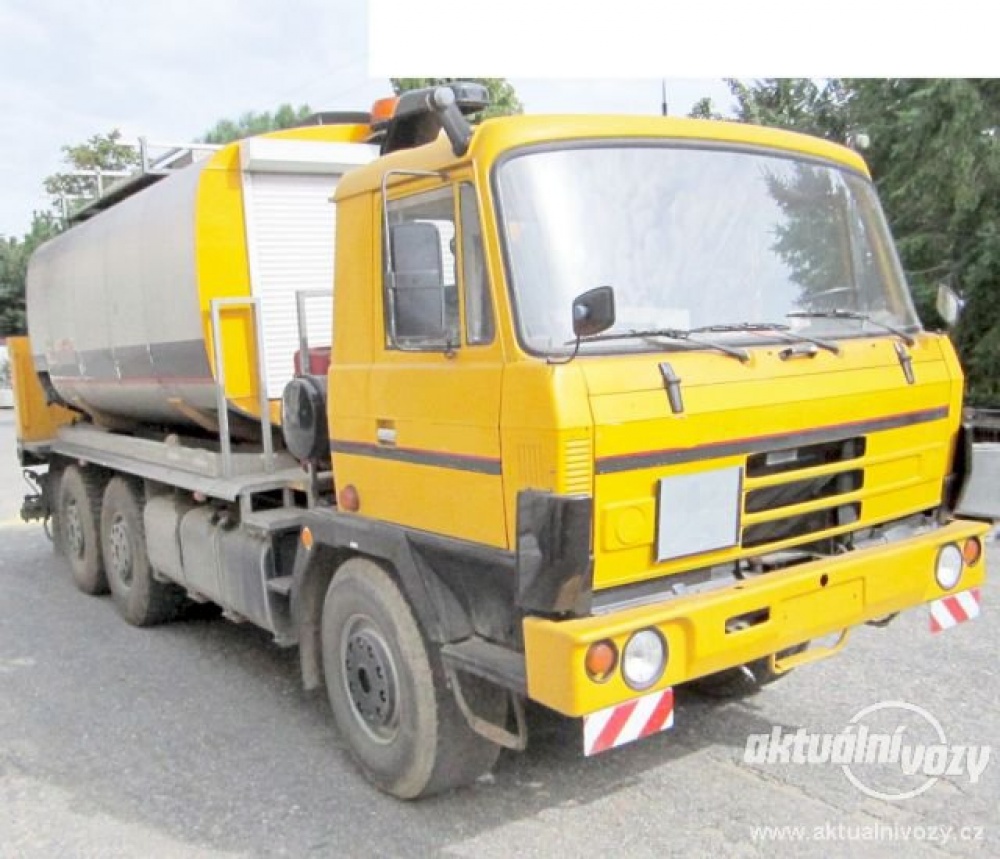 TATRA 815 ROZSTŘIKOVAČ ŽIVICE (Plná velikost v novém okně) TATRA 815 ROZSTŘIKOVAČ ŽIVICE