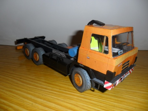 TATRA 815 ROZSTŘIKOVAČ ŽIVICE TATRA 815 ROZSTŘIKOVAČ ŽIVICE