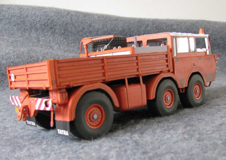 Tatra T813 TP 6x6 + valník P 50 (Plná velikost v novém okně) Tatra T813 TP 6x6 + valník P 50