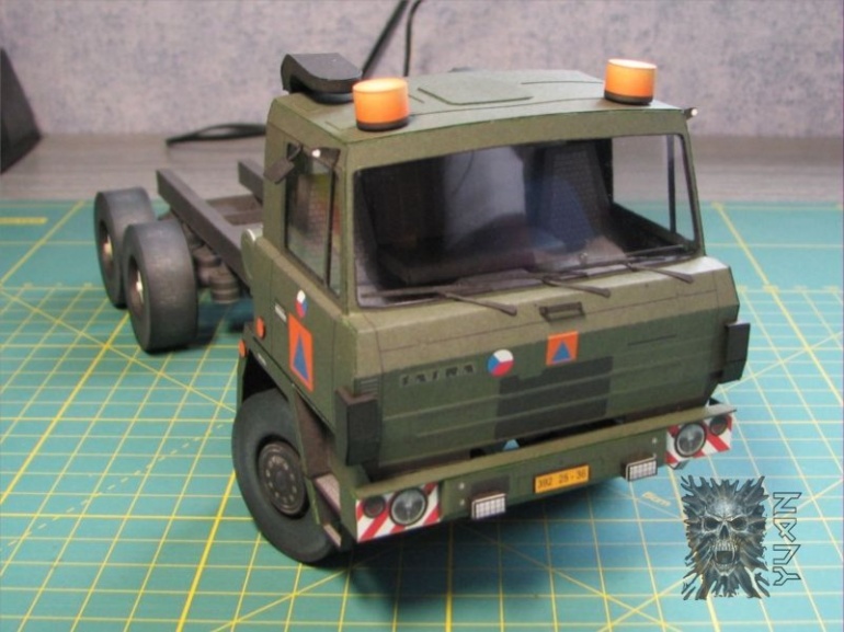 Tatra 815 6x6 AV 14 - vojenská verze (Plná velikost v novém okně) Tatra 815 6x6 AV 14 - vojenská verze
