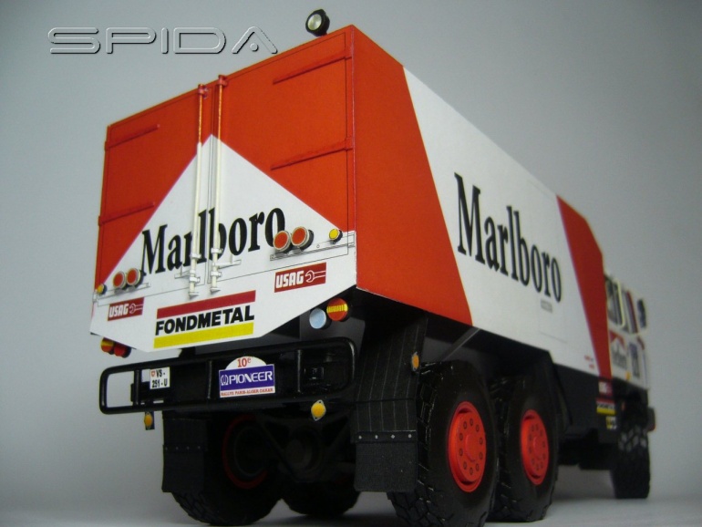 Tatra 815 6x6 Clay Regazzoni Dakar 1988 (Plná velikost v novém okně) Tatra 815 6x6 Clay Regazzoni Dakar 1988