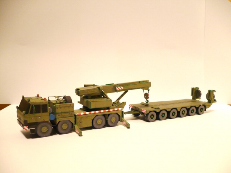 Tatra 815 8x8 AV15 s podvalníkem Stavostroj P50N (Plná velikost v novém okně) Tatra 815 8x8 AV15 s podvalníkem Stavostroj P50N