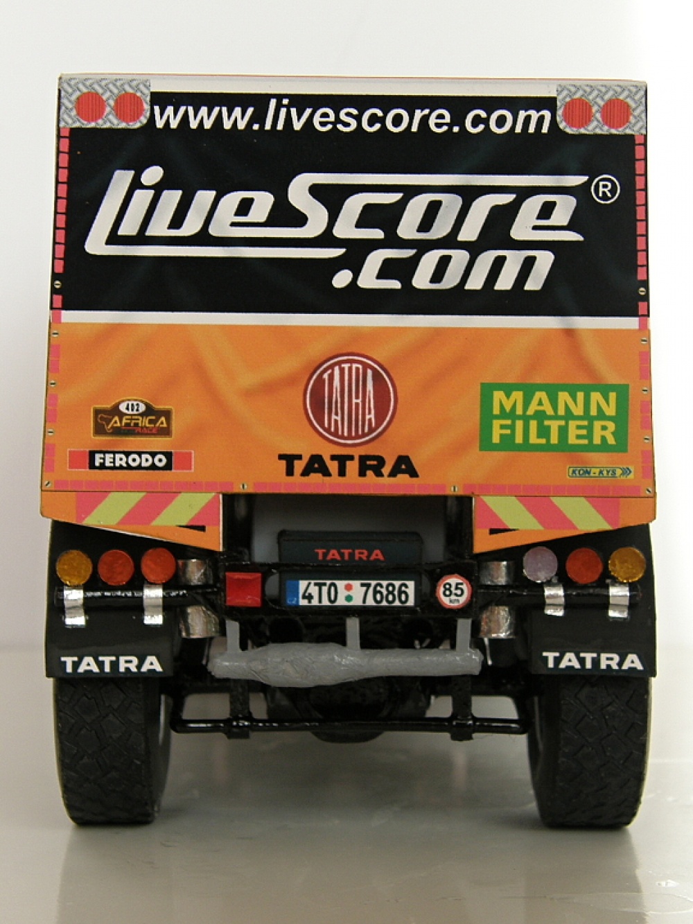 Tatra 815 DAKAR 2T0R45 Livescore AER 2011 (Plná velikost v novém okně) Tatra 815 DAKAR 2T0R45 Livescore AER 2011