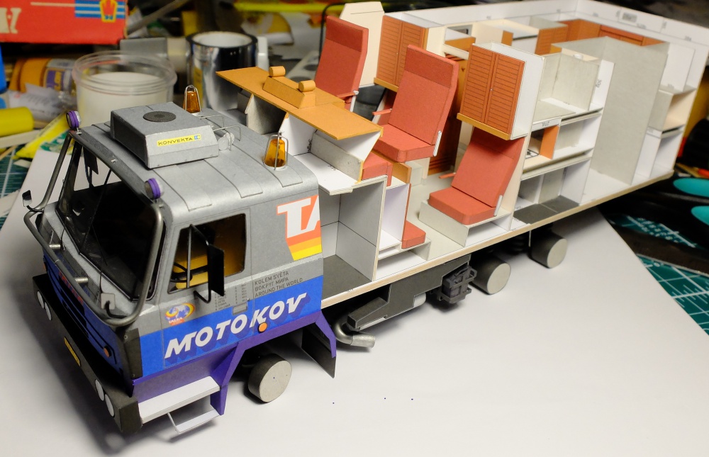 251735