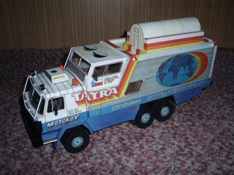 56073